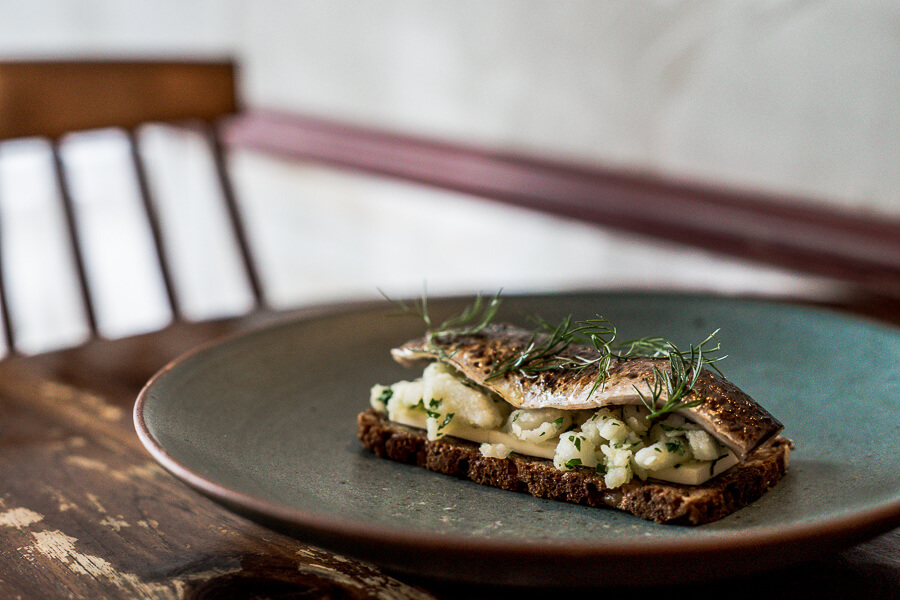 haluta ( ハルタ ) 上田のパン_イワシとジャガイモのスモーブロー