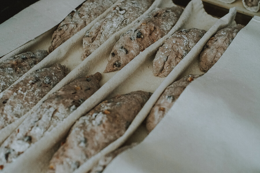 haluta ( ハルタ ) 上田の成形されるパン