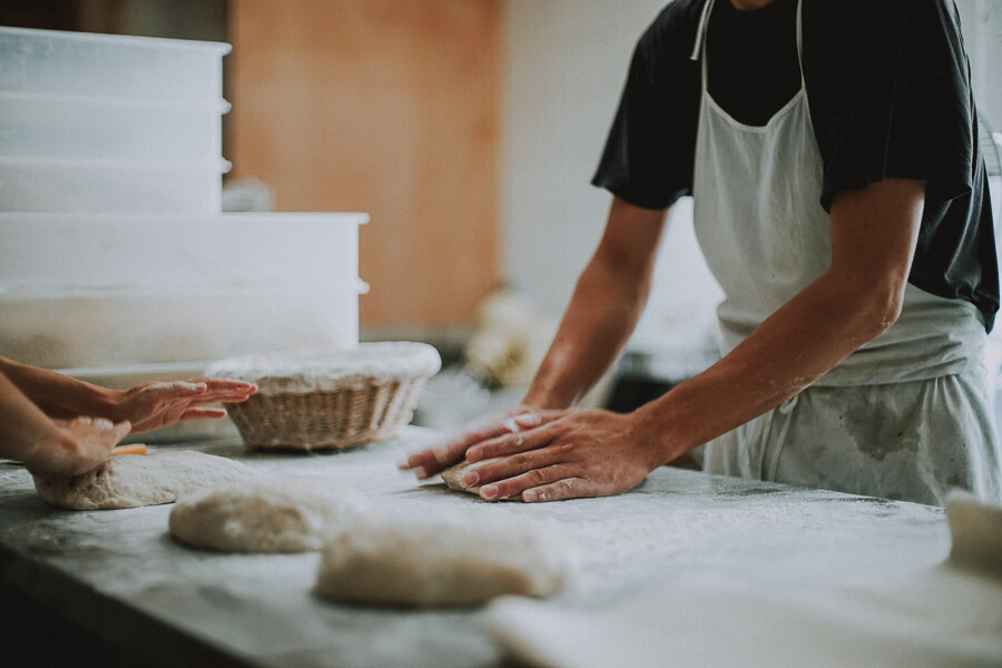 haluta ( ハルタ ) 上田のパンをこねる